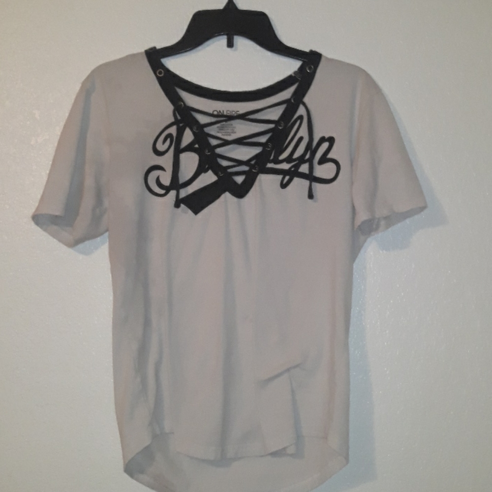 White short sleeve shirt